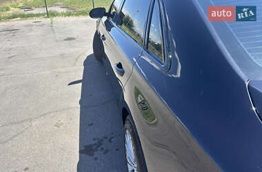 Седан Audi A8 2015 в 