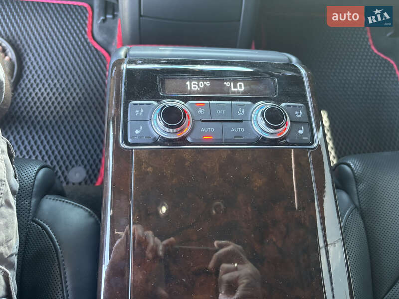 Седан Audi A8 2015 в Миколаєві