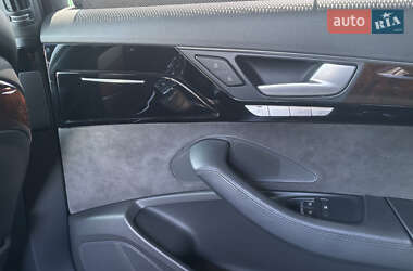 Седан Audi A8 2015 в 