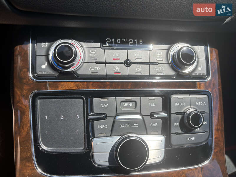 Седан Audi A8 2015 в Миколаєві