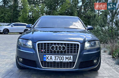 Седан Audi A8 2004 в 