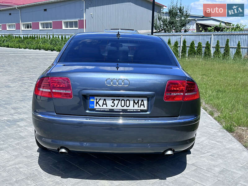 Седан Audi A8 2004 в Луцке