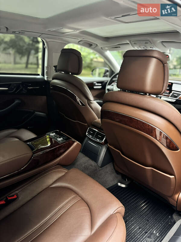 Седан Audi A8 2013 в Днепре