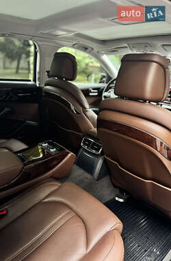 Седан Audi A8 2013 в 