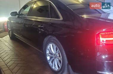 Седан Audi A8 2011 в 