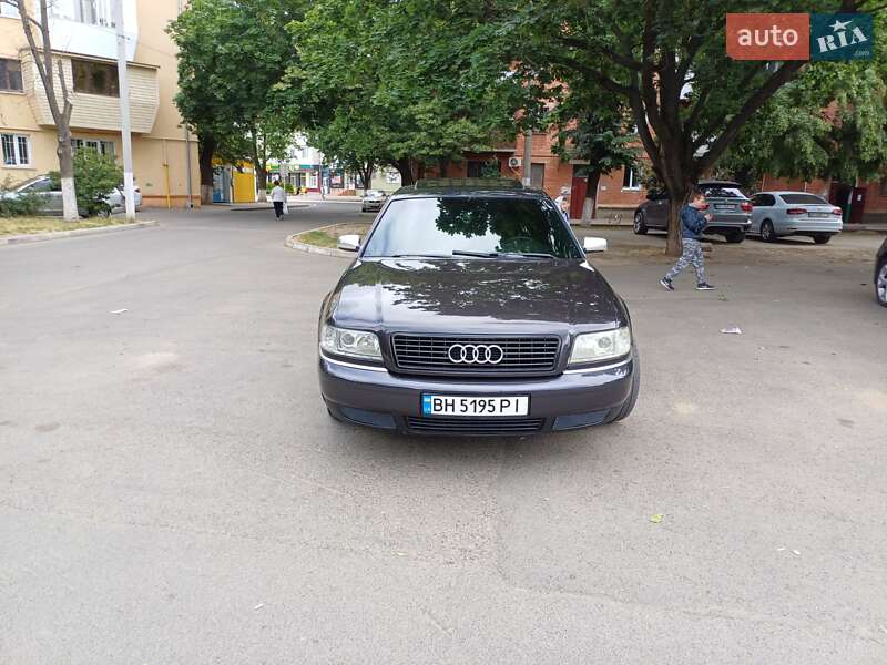 Седан Audi A8 1999 в Измаиле