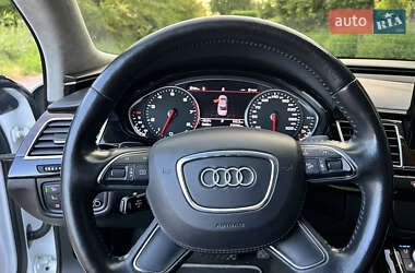 Седан Audi A8 2011 в 