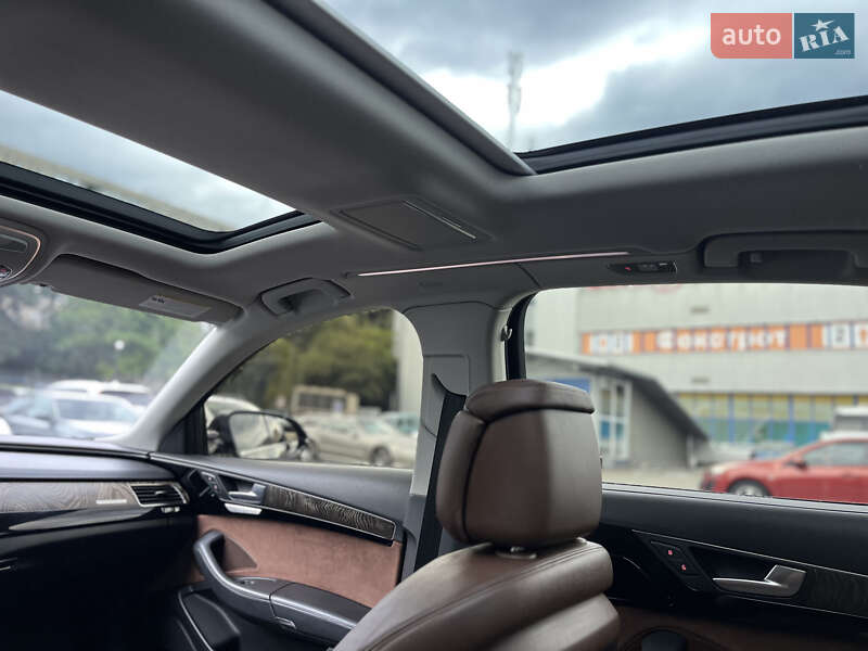 Седан Audi A8 2016 в Києві