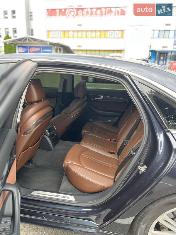 Седан Audi A8 2016 в Києві