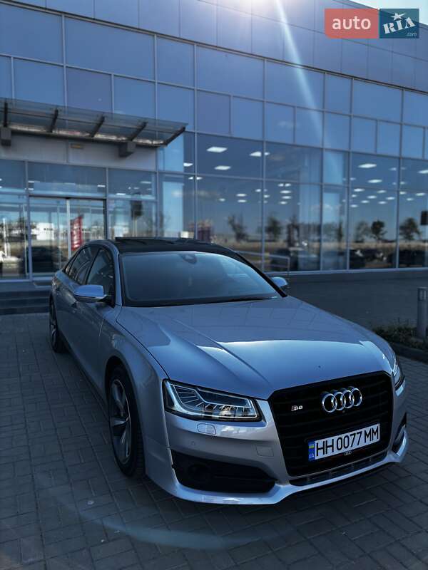 Седан Audi A8 2015 в Одессе