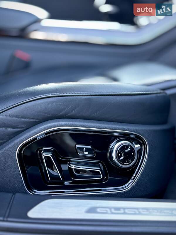 Седан Audi A8 2015 в Одессе