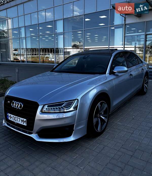 Седан Audi A8 2015 в Одессе