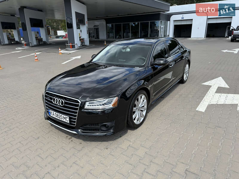Седан Audi A8 2017 в 
