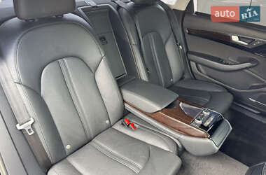 Седан Audi A8 2017 в 