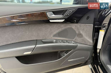 Седан Audi A8 2017 в 