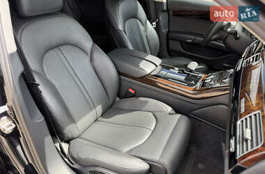 Седан Audi A8 2017 в 