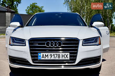 Седан Audi A8 2016 в 