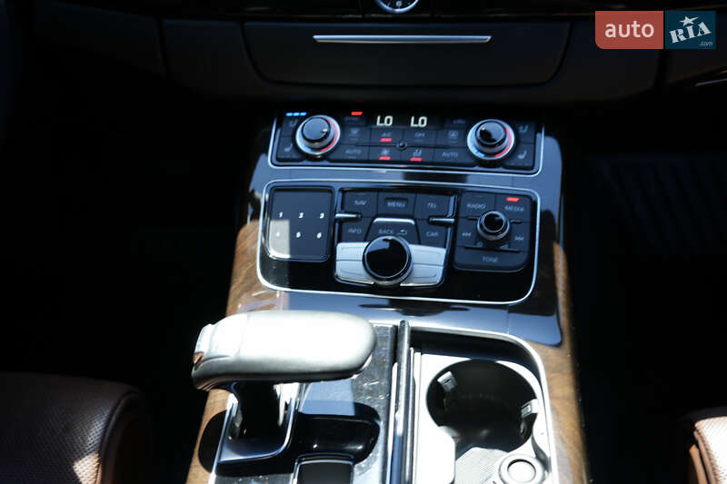 Седан Audi A8 2016 в Житомире