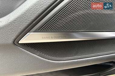 Седан Audi A8 2018 в 