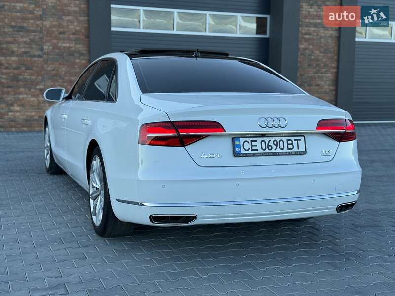 Седан Audi A8 2015 в Черновцах