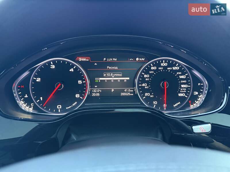 Седан Audi A8 2015 в Черновцах