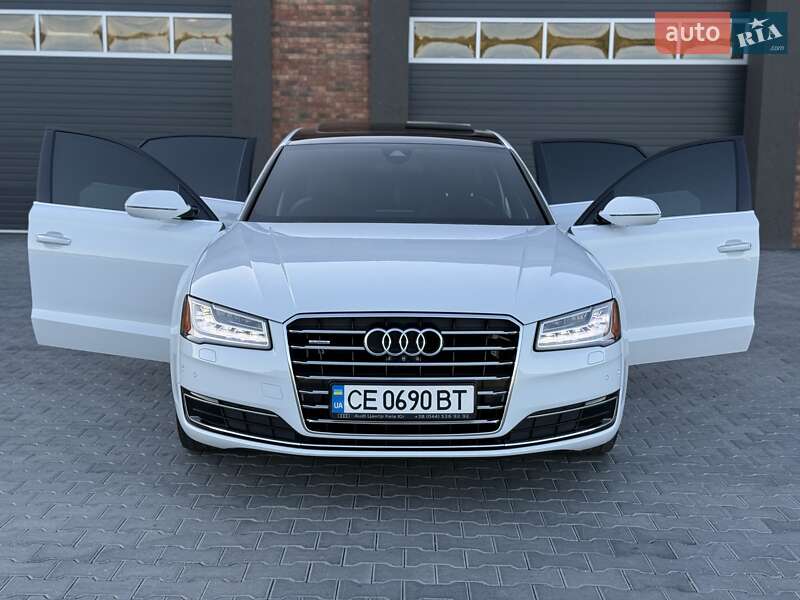 Седан Audi A8 2015 в Черновцах