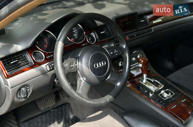 Седан Audi A8 2004 в 