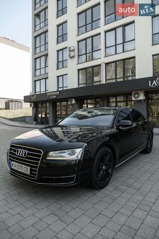 Седан Audi A8 2014 в Львове