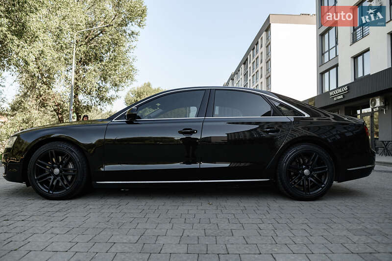 Седан Audi A8 2014 в Львове
