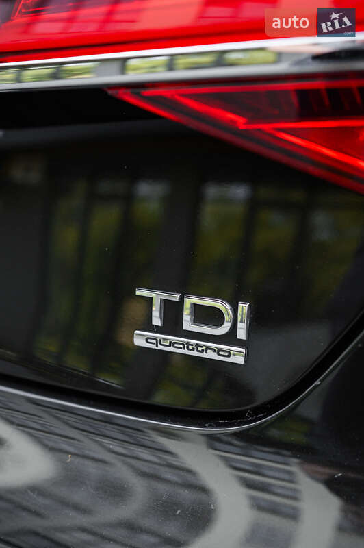 Седан Audi A8 2014 в Львове