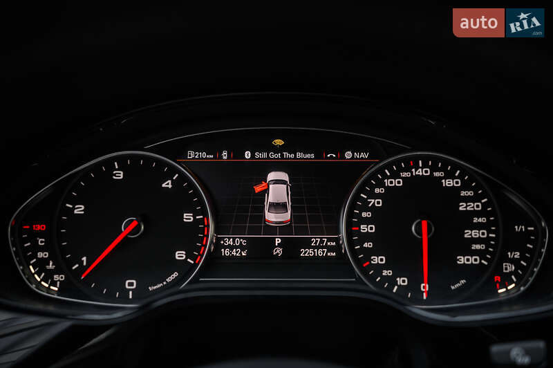 Седан Audi A8 2014 в Львове