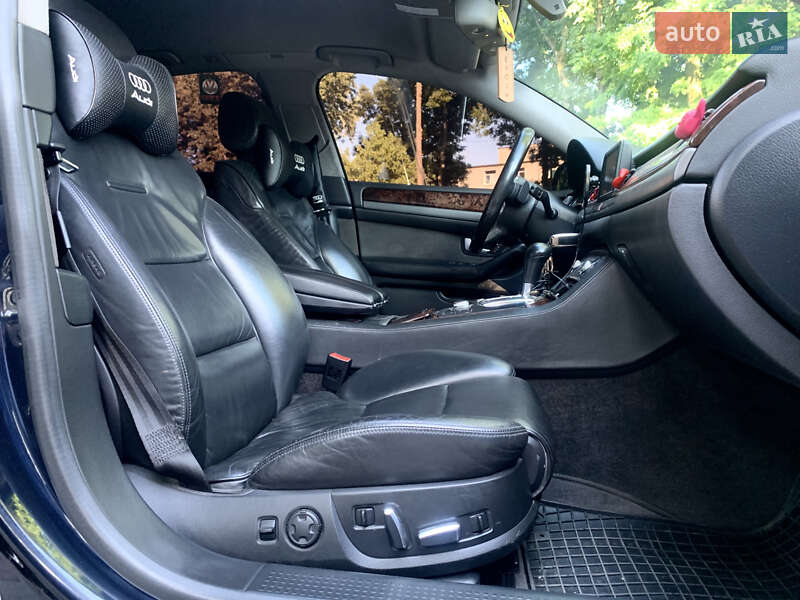 Седан Audi A8 2004 в Львове