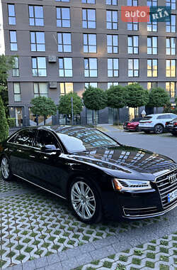 Седан Audi A8 2015 в Львове