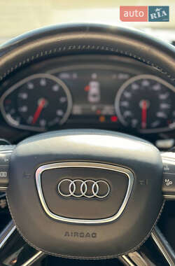 Седан Audi A8 2015 в 