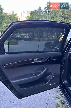 Седан Audi A8 2015 в 