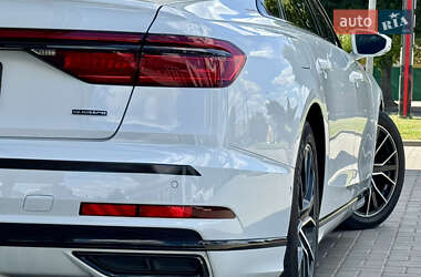 Седан Audi A8 2021 в 