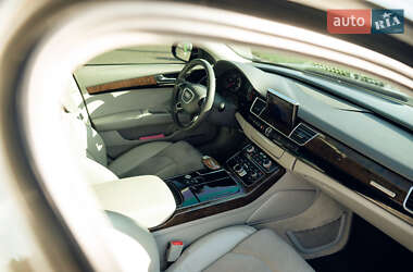Седан Audi A8 2010 в 