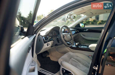 Седан Audi A8 2010 в 
