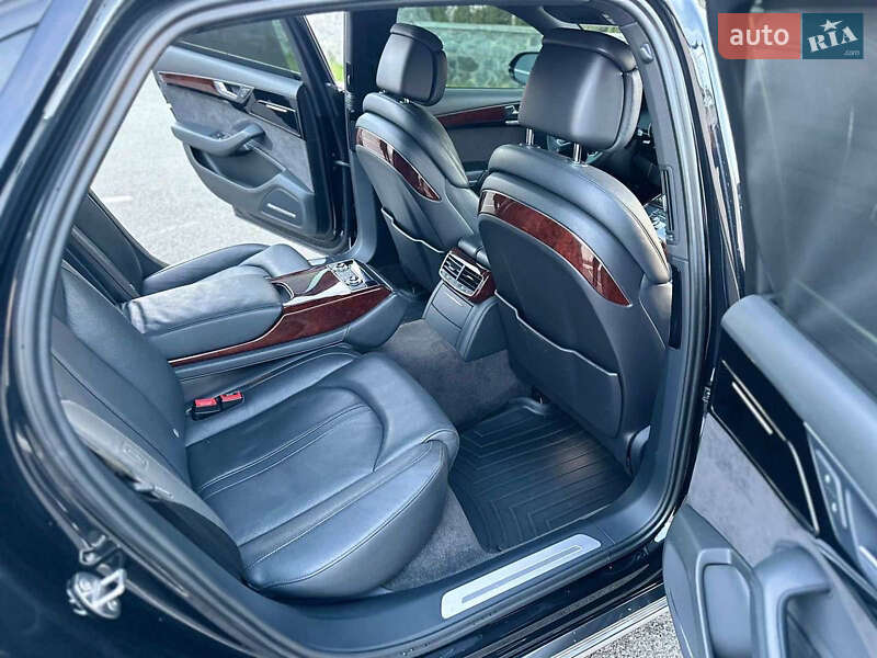 Седан Audi A8 2012 в Киеве