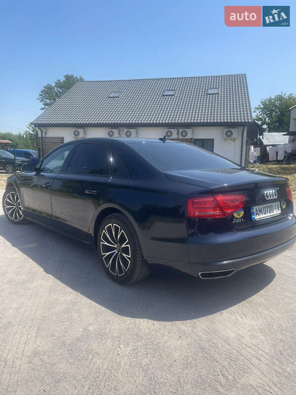 Седан Audi A8 2013 в Бердичеве