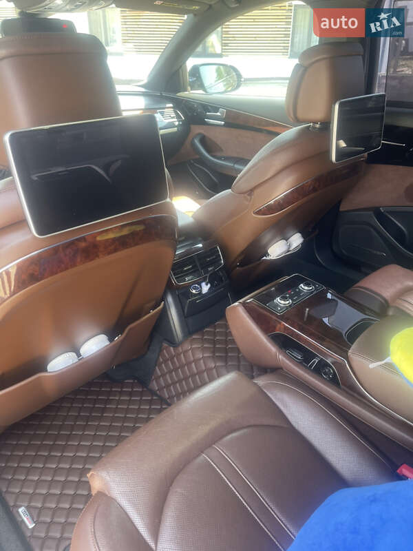 Седан Audi A8 2013 в Бердичеве