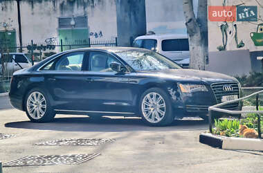 Седан Audi A8 2013 в Одесі