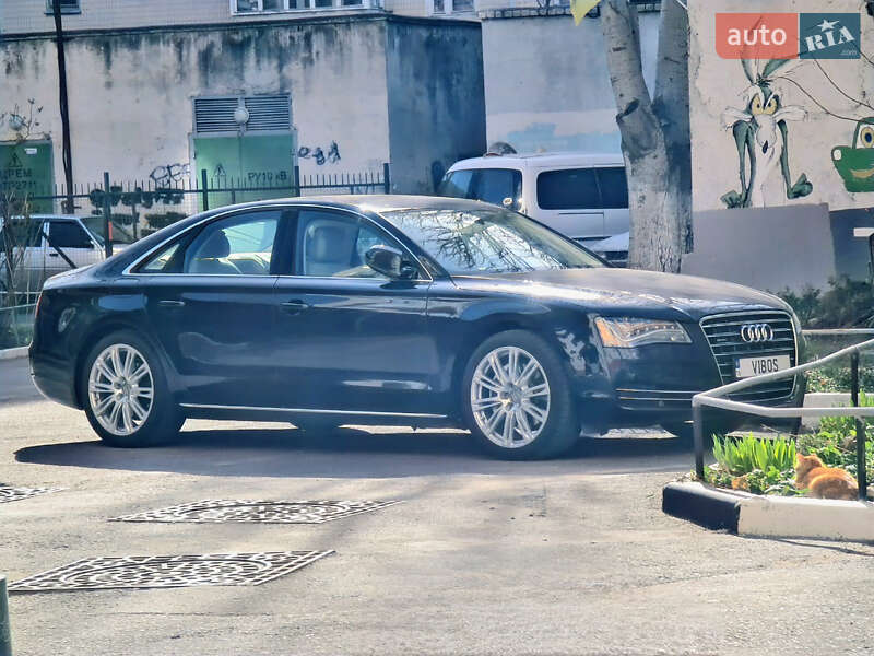 Седан Audi A8 2013 в 