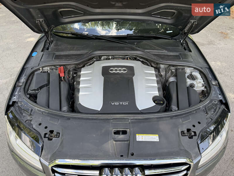Седан Audi A8 2014 в Звягеле