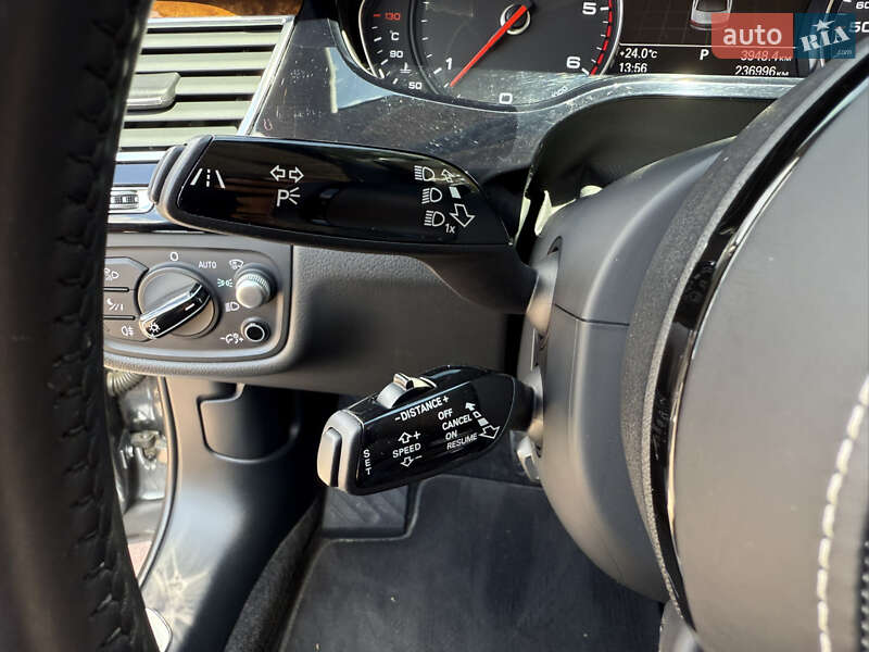 Седан Audi A8 2014 в Звягеле