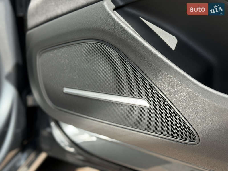 Седан Audi A8 2014 в Звягеле