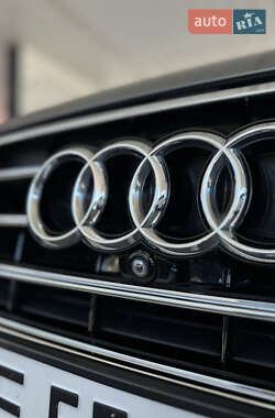 Седан Audi A8 2016 в 