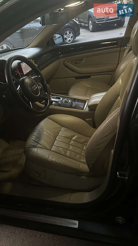 Седан Audi A8 2004 в Черновцах