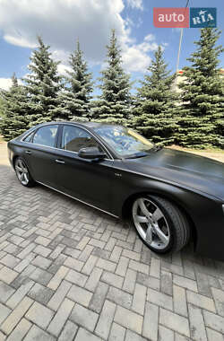 Седан Audi A8 2015 в 