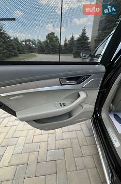 Седан Audi A8 2015 в 
